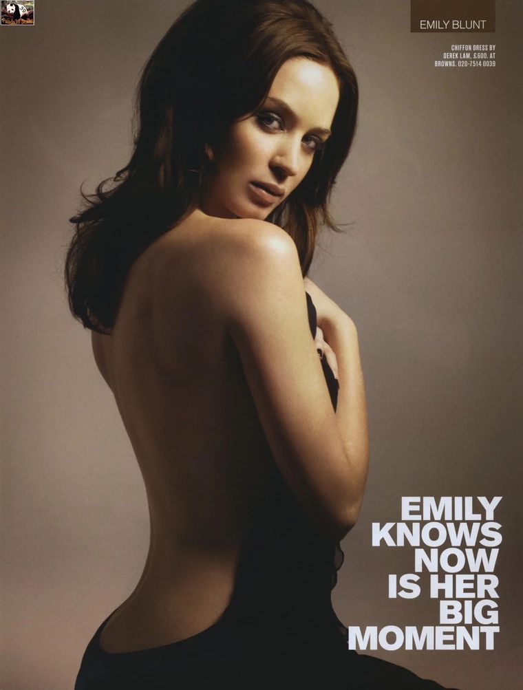 emily-blunt-nude bare